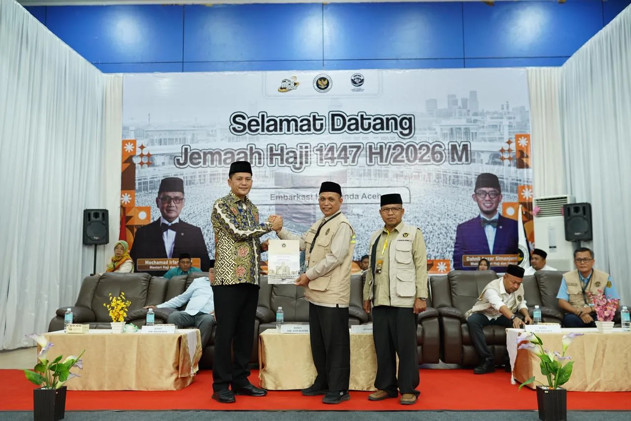 Bupati Aceh Selatan Lepas Jamaah Haji Kloter 9, Titip Pesan Jaga Kesehatan dan Kekompakan