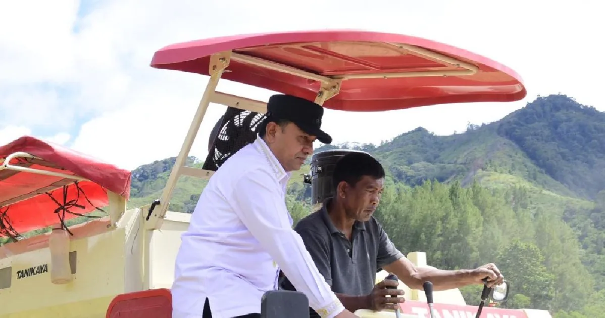 Wabup Muchsin Jajal Mesin Pemanen Kementan di Medan Ekstrem Aceh Tengah