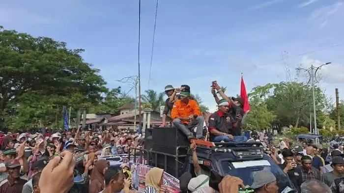 Ratusan Warga Aceh Singkil Demo Bupati, Tuntut Pencairan Jadup