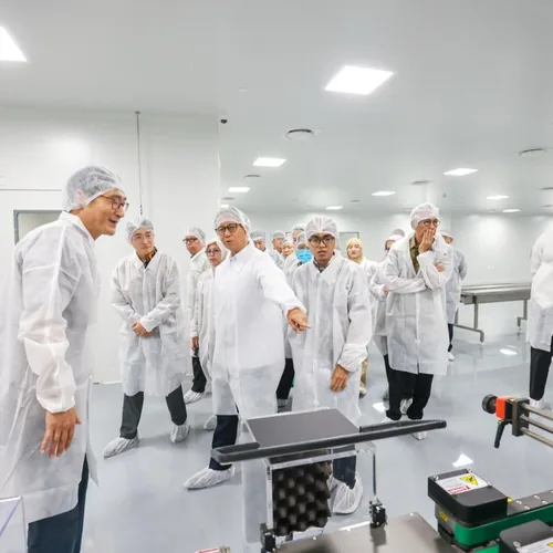 Tinjau Pabrik Fraksionasi Plasma Pertama RI, Menkes Budi Gunadi Siapkan Integrasi dengan Danantara dan Bio Farma