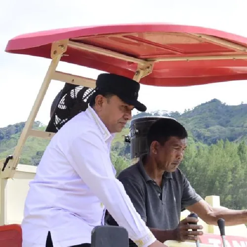 Wabup Muchsin Jajal Mesin Pemanen Kementan di Medan Ekstrem Aceh Tengah