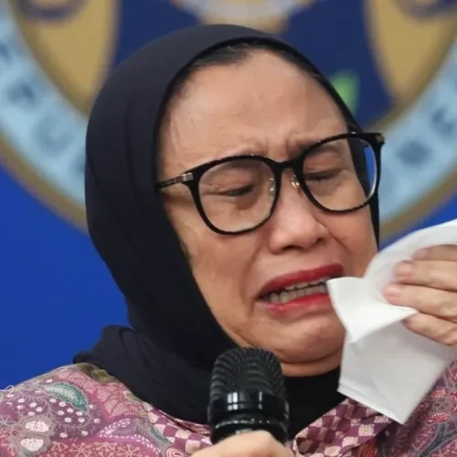 Bukan Ahli Gizi, Ini Rekam Jejak Pendidikan Kepala BGN Nanik S Deyang